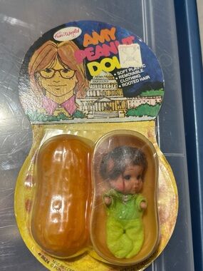 Amy Peanut Doll in Bright Green Outfit - Fun-World